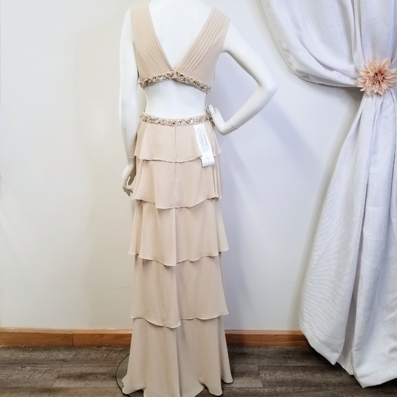 nwt BCBGMAXAZRIA Thassia Tiered Beaded Gown Dress - Picture 6 of 8